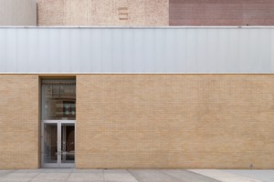 A photograph of the outside of the Gagosian location West 21st Street, New York