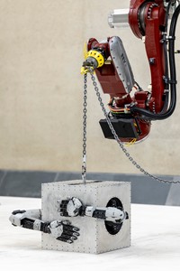 Jordan Wolfson, Body Sculpture, 2023 (detail). Mixed media, 14 feet ⅞ inches × 59 feet ⅞ inches × 36 feet ⅛ inches (4.3 × 18 × 11 m) © Jordan Wolfson. Photo: National Gallery of Australia, Canberra