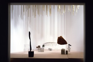 Carol Bove, The Night Sky Over Berlin, March 2, 2006 at 9pm, 2006. Wax, concrete, driftwood, polyurethane foam, peacock feather, steel, bronze, wood, plexiglass, and gold, 48 × 48 × 96 inches (122 × 122 × 243.8 cm) © Carol Bove Studio LLC. Photo: Carsten Eisfeld