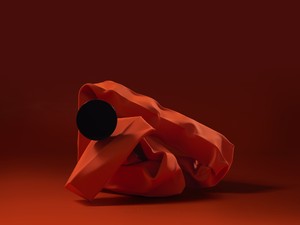 Carol Bove, VY Canis Majoris, 2019. Stainless steel and urethane paint, 25 ¼ × 38 ⅜ × 32 ¼ inches (64.1 × 97.5 × 82 cm) © Carol Bove Studio LLC. Photo: Maris Hutchinson